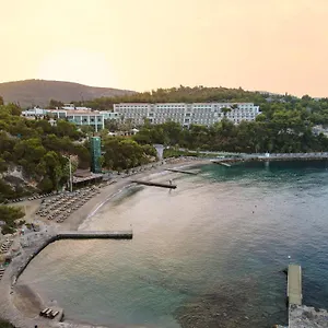 5* Semesteranläggning (resort) Pine Bay